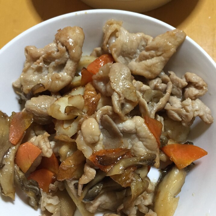 豚ロース薄切り肉と舞茸のニンニク麺つゆ炒め